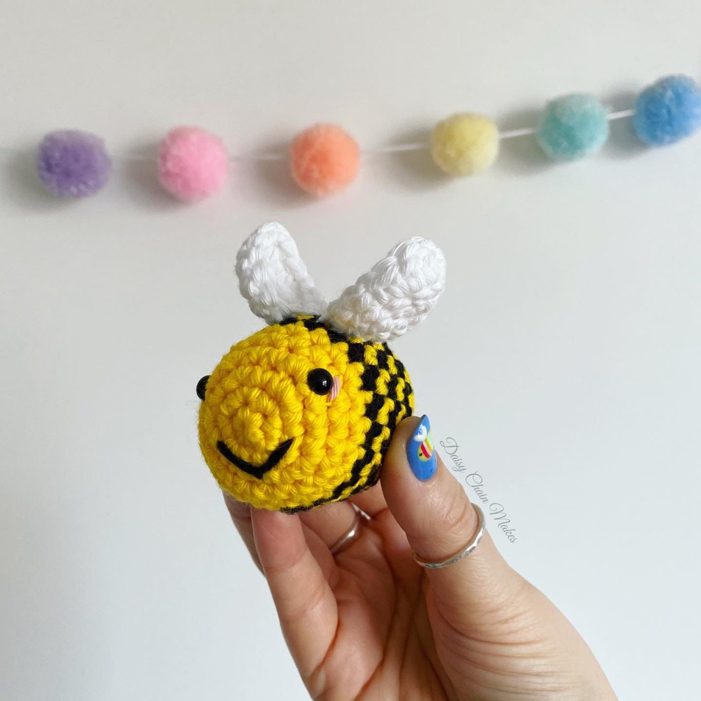 Mini cute bees - Image 6