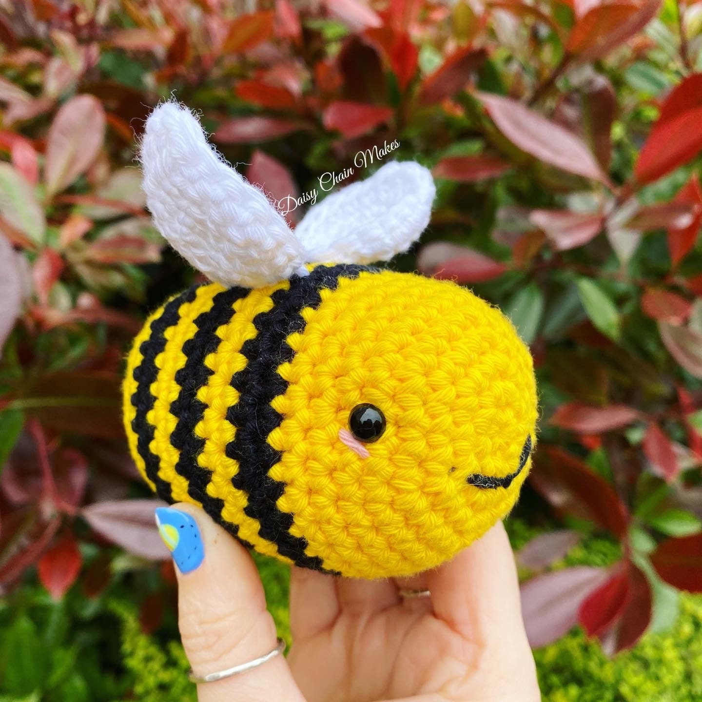 Large chonky bees - Image 4