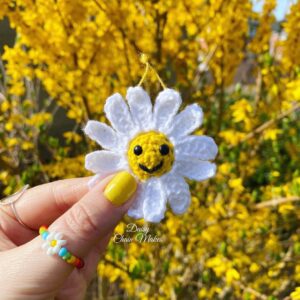 Mini daisy - crochet daisy - mini crochet daisy - daisy decor